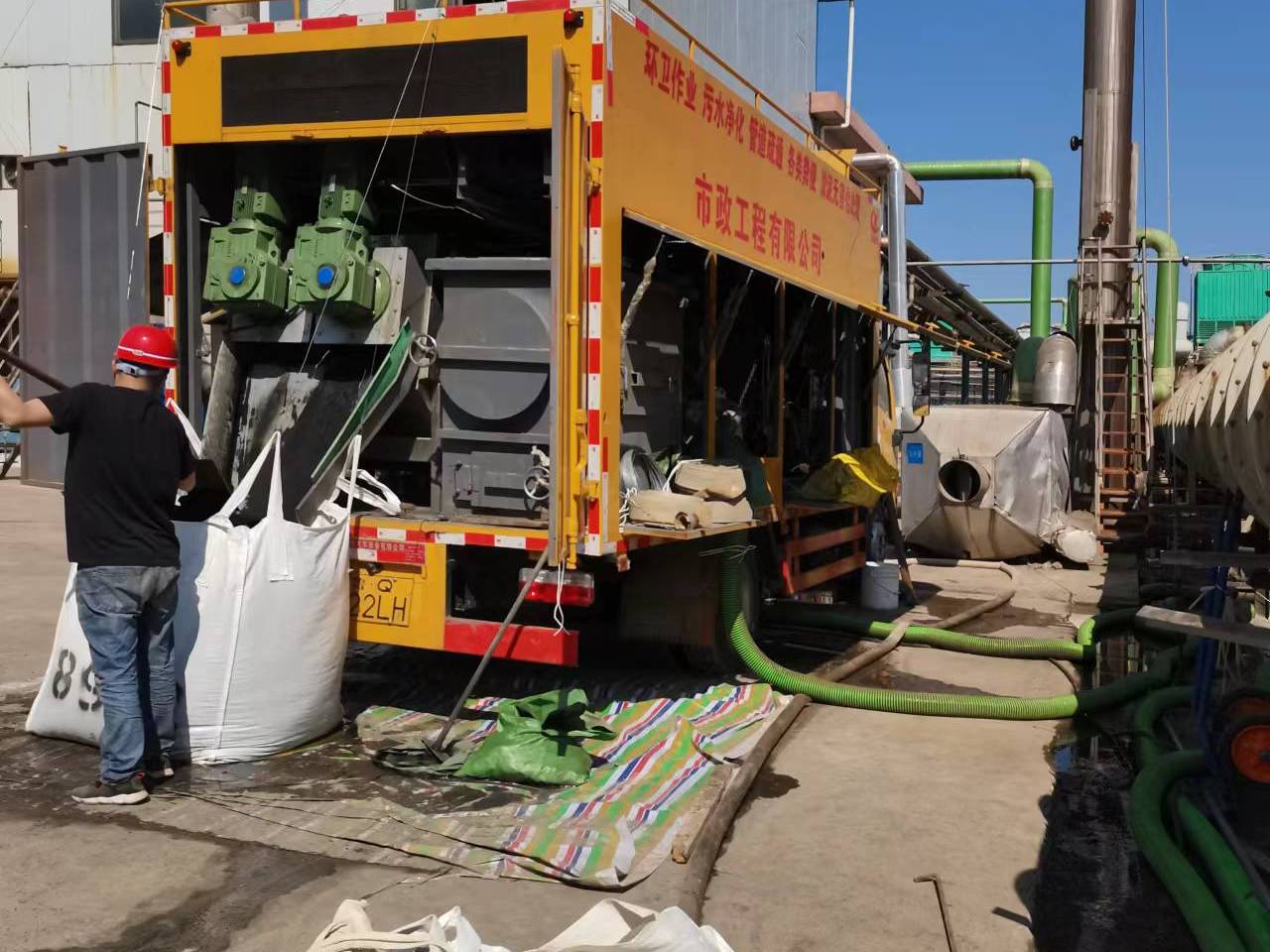 营山淤泥压干处理